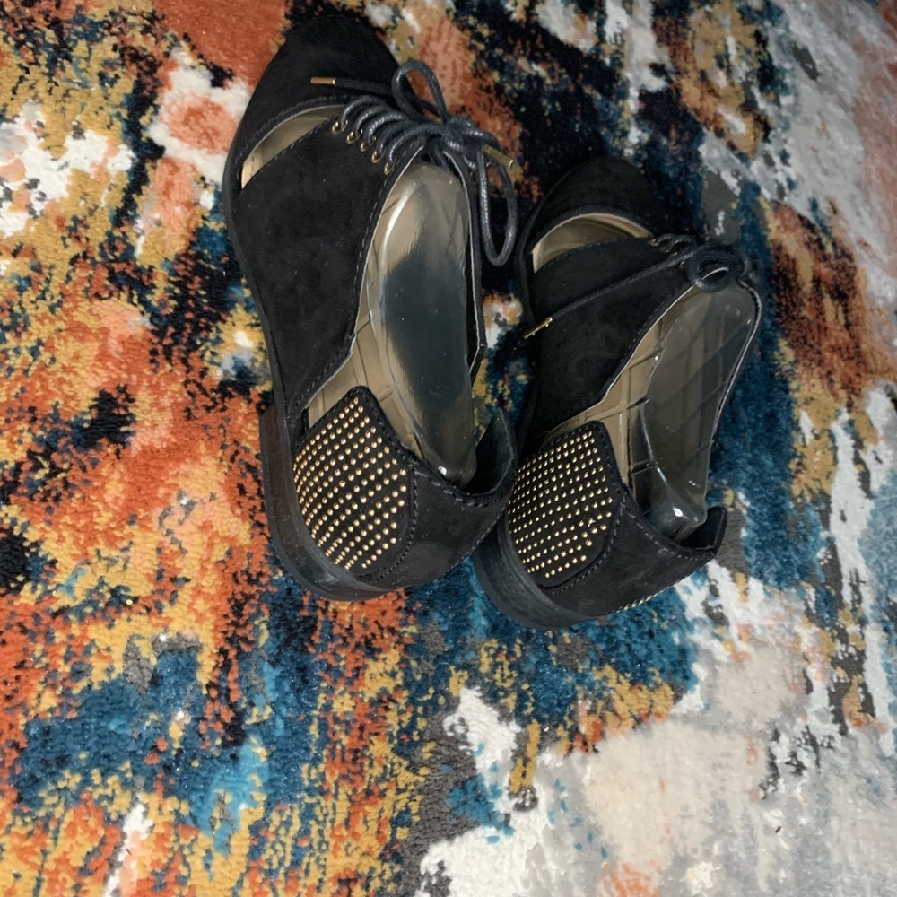 Women’s shoes - Picture 2 of 3